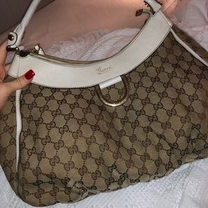 GUCCI beige/white GG Canvas D-Ring Hobo Bag ❤️